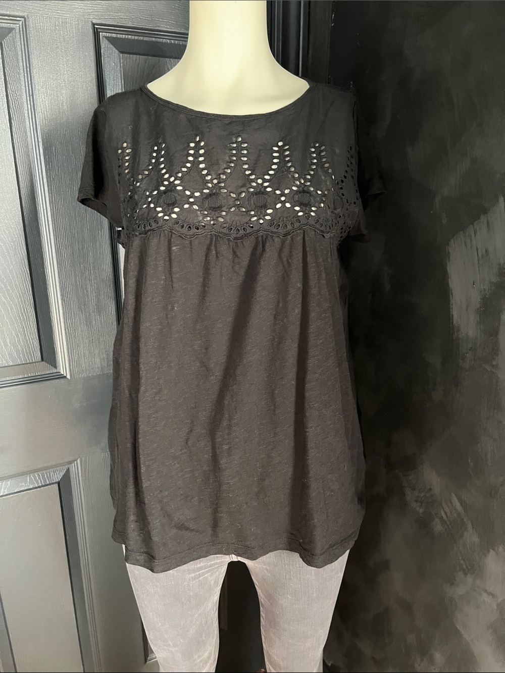 JACHS Girlfriend Black Eyelet Yoke Short Sleeve Tunic